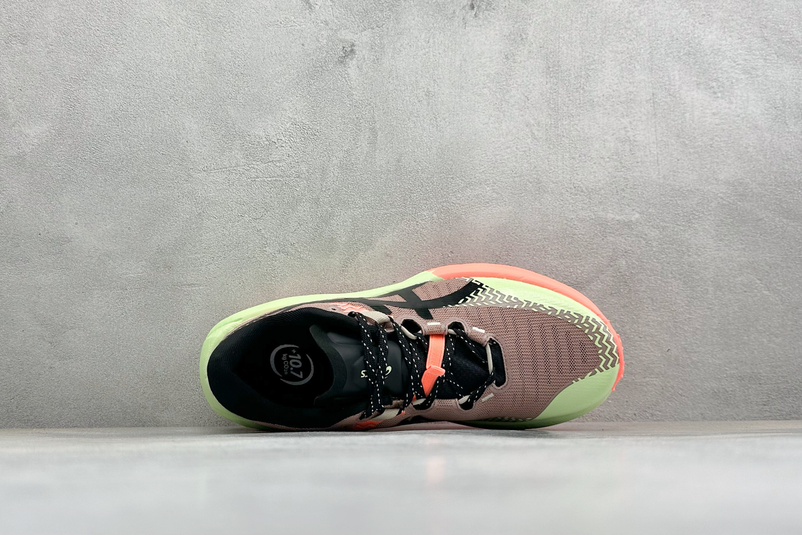 ASICS GEL-TRABUCO MAX 5 亚瑟士 网面透气越野跑步鞋 这双鞋的外观设计超级吸引人 简约大气 色彩搭 ASICS GEL-TRABUCO MAX 5 亚瑟士 网面透气越野跑步鞋 这双鞋的外观设计超级吸引人 简约大气 色彩搭