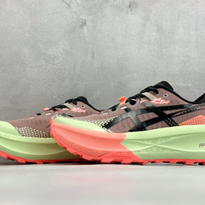 ASICS GEL-TRABUCO MAX 5 亚瑟士 网面透气越野跑步鞋 这双鞋的外观设计超级吸引人 简约大气 色彩搭 ASICS GEL-TRABUCO MAX 5 亚瑟士 网面透气越野跑步鞋 这双鞋的外观设计超级吸引人 简约大气 色彩搭