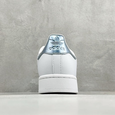 AD Originals Superstar 2 贝壳头板鞋 采用全新头层拼接皮革材质 后跟采用特色3D立体印字 渠道正 AD Originals Superstar 2 贝壳头板鞋 采用全新头层拼接皮革材质 后跟采用特色3D立体印字 渠道正