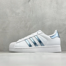 AD Originals Superstar 2 贝壳头板鞋 采用全新头层拼接皮革材质 后跟采用特色3D立体印字 渠道正 AD Originals Superstar 2 贝壳头板鞋 采用全新头层拼接皮革材质 后跟采用特色3D立体印字 渠道正