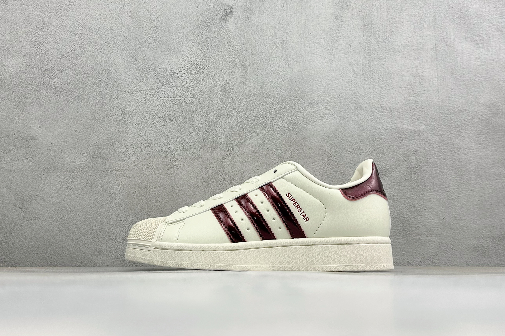 AD Originals Superstar 2 贝壳头板鞋 采用全新头层拼接皮革材质 后跟采用特色3D立体印字 渠道正 AD Originals Superstar 2 贝壳头板鞋 采用全新头层拼接皮革材质 后跟采用特色3D立体印字 渠道正