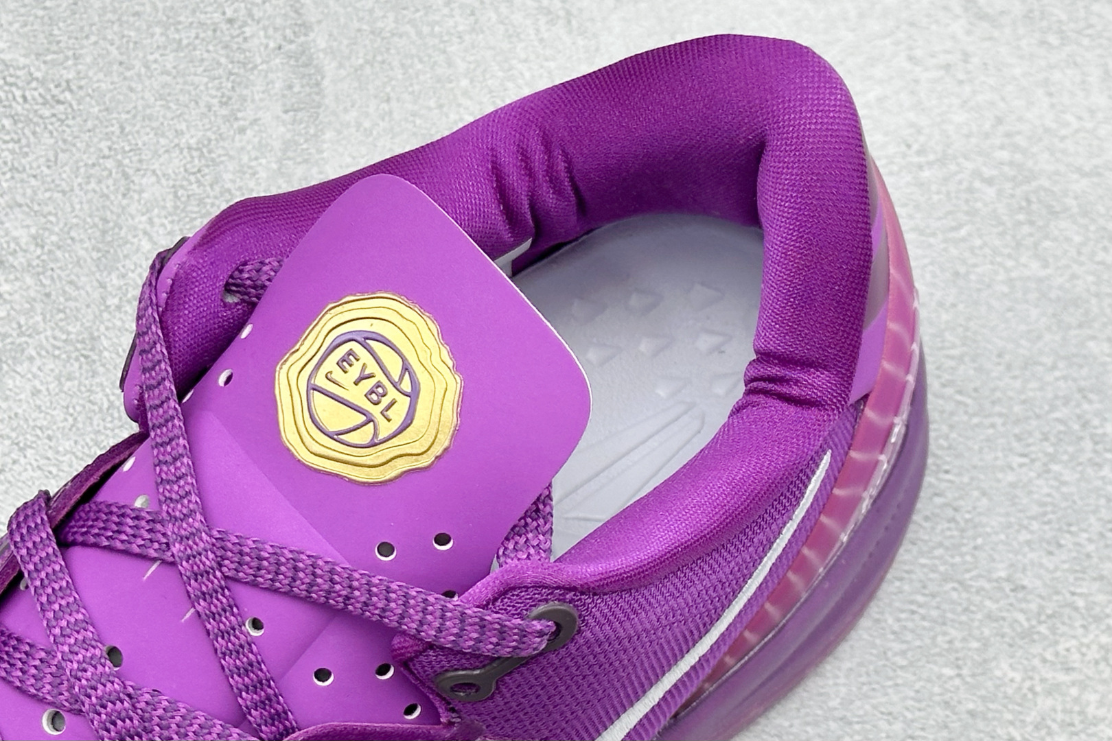 ZC版Nike KOBE VIII PROTRO VIII 科比8代实战运动低帮文化篮球鞋 鞋头和鞋舌采用透气运动网布制 ZC版Nike KOBE VIII PROTRO VIII 科比8代实战运动低帮文化篮球鞋 鞋头和鞋舌采用透气运动网布制