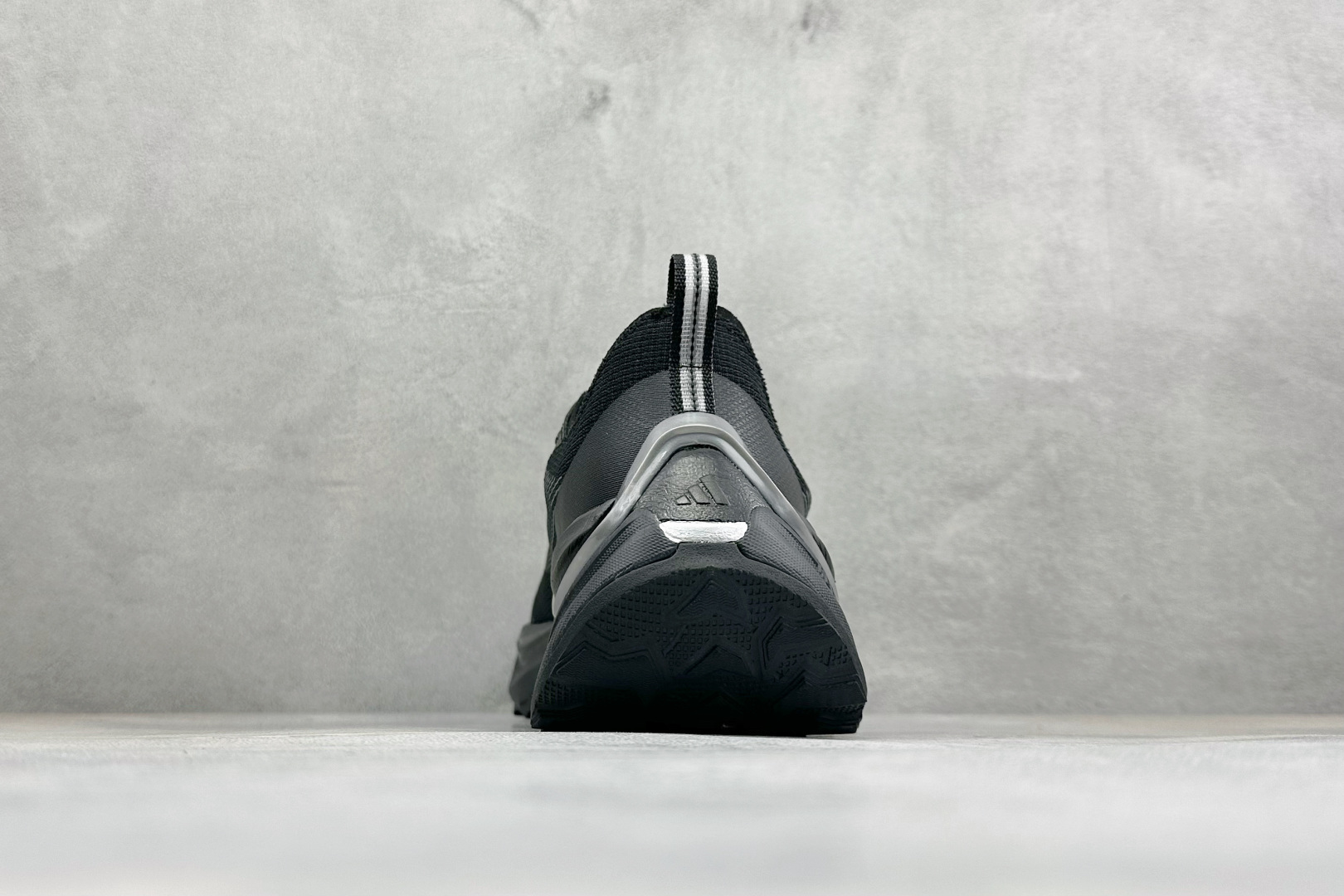 TG版Adidas Holo Peak 阿迪达斯 防滑运动 舒适贴合 低帮越野跑鞋 货号: KI1520 尺码: 36 TG版Adidas Holo Peak 阿迪达斯 防滑运动 舒适贴合 低帮越野跑鞋 货号: KI1520 尺码: 36