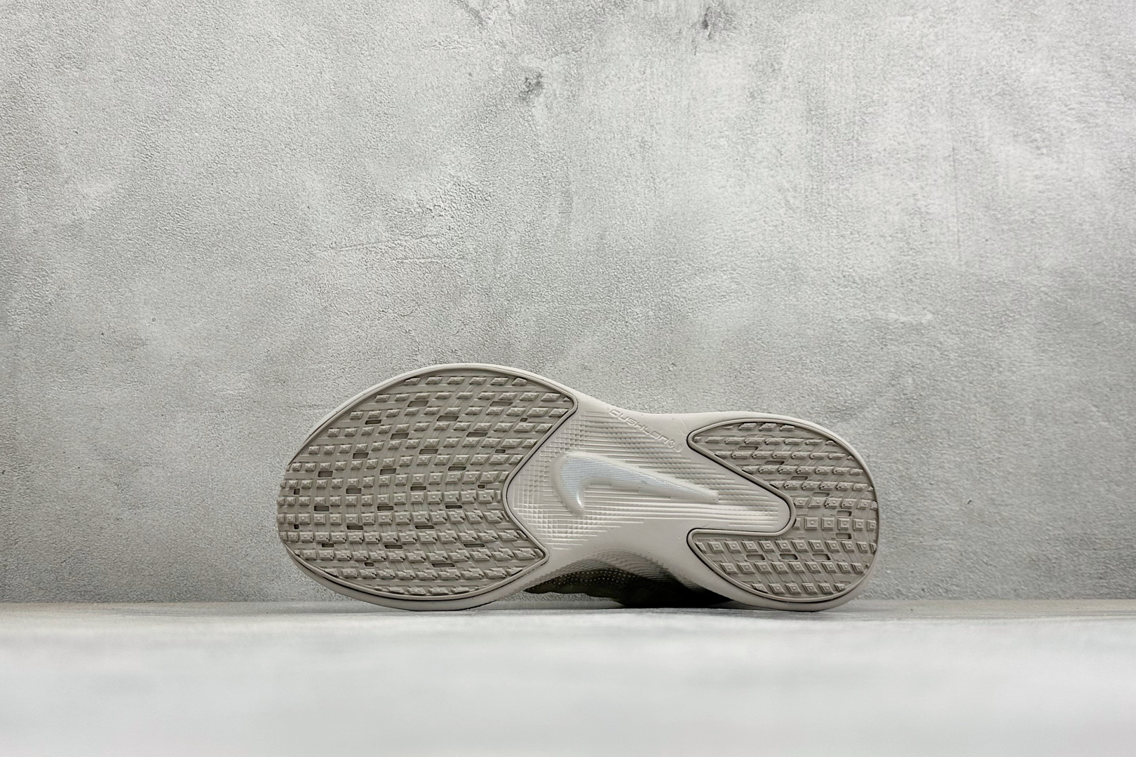 Y版Nike Ava X 耐克 舒适百搭耐磨低帮 休闲跑步鞋 采用轻盈的机能型织物鞋面 专为四季穿着而设计 流线型TPU