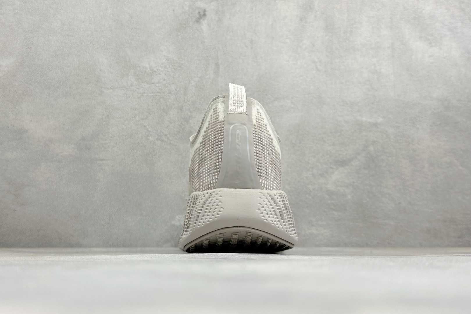 Y版Nike Ava X 耐克 舒适百搭耐磨低帮 休闲跑步鞋 采用轻盈的机能型织物鞋面 专为四季穿着而设计 流线型TPU