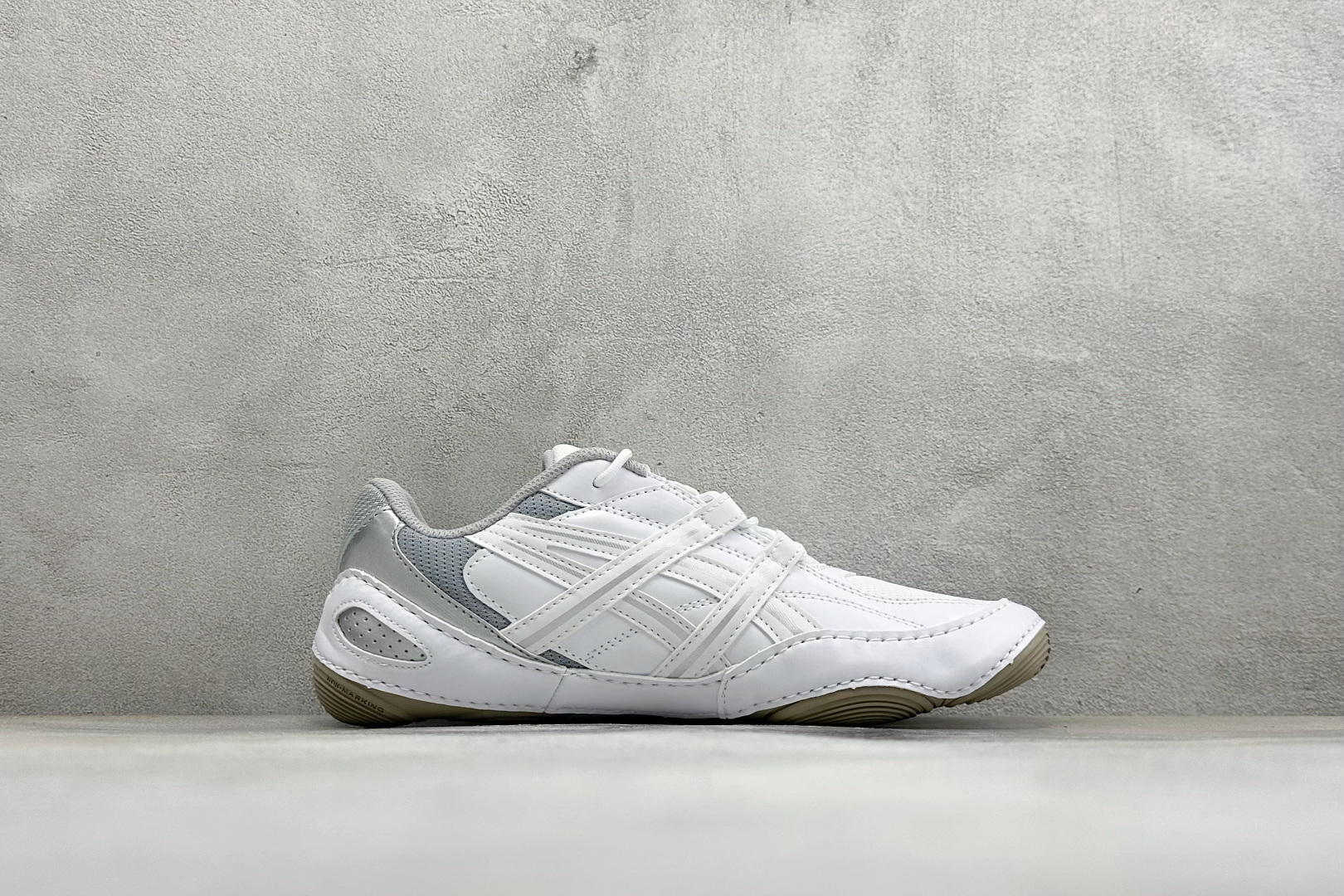 ZH版Asics Hypersync 亚瑟士 薄底德训 时尚经典透气包裹性轻便 低帮休闲板鞋 以复古之名 解锁街头新表达