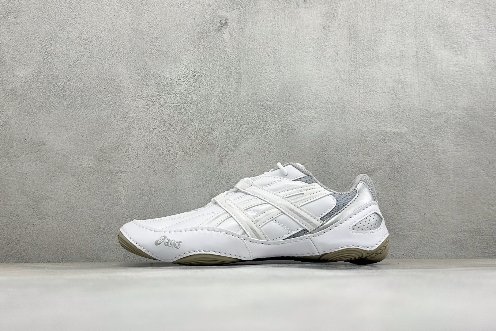 ZH版Asics Hypersync 亚瑟士 薄底德训 时尚经典透气包裹性轻便 低帮休闲板鞋 以复古之名 解锁街头新表达