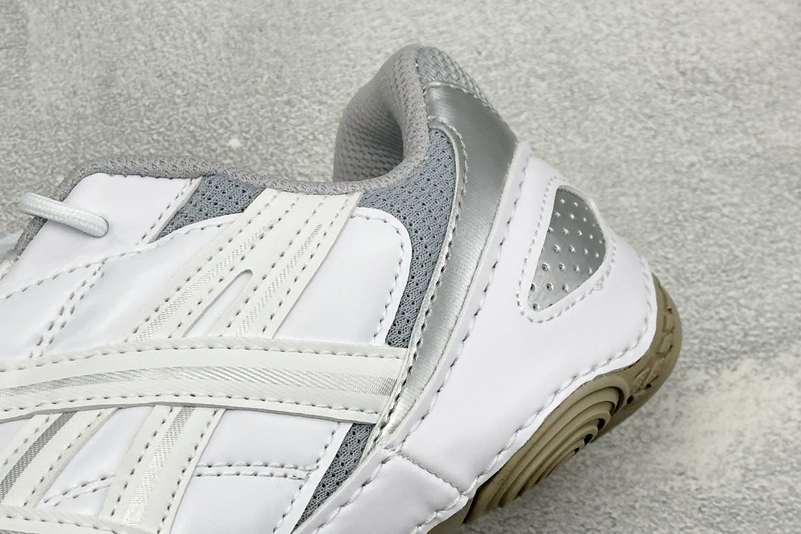 ZH版Asics Hypersync 亚瑟士 薄底德训 时尚经典透气包裹性轻便 低帮休闲板鞋 以复古之名 解锁街头新表达