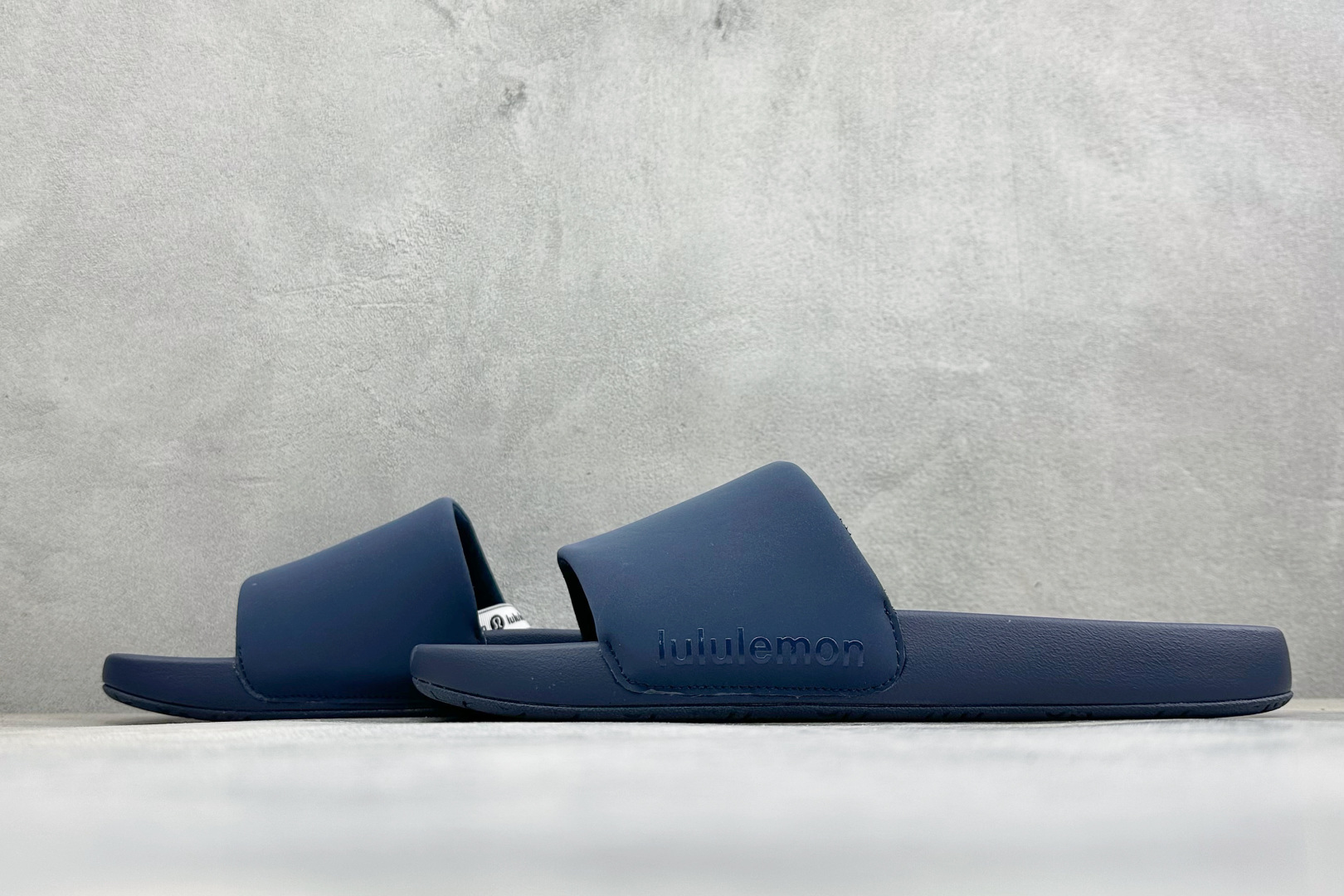 lululemon Restfeel Slide 露露乐蒙舒适柔软防滑耐磨一字拖鞋 lululemon Restfeel