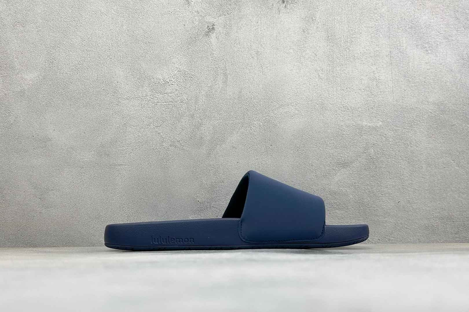 lululemon Restfeel Slide 露露乐蒙舒适柔软防滑耐磨一字拖鞋 lululemon Restfeel