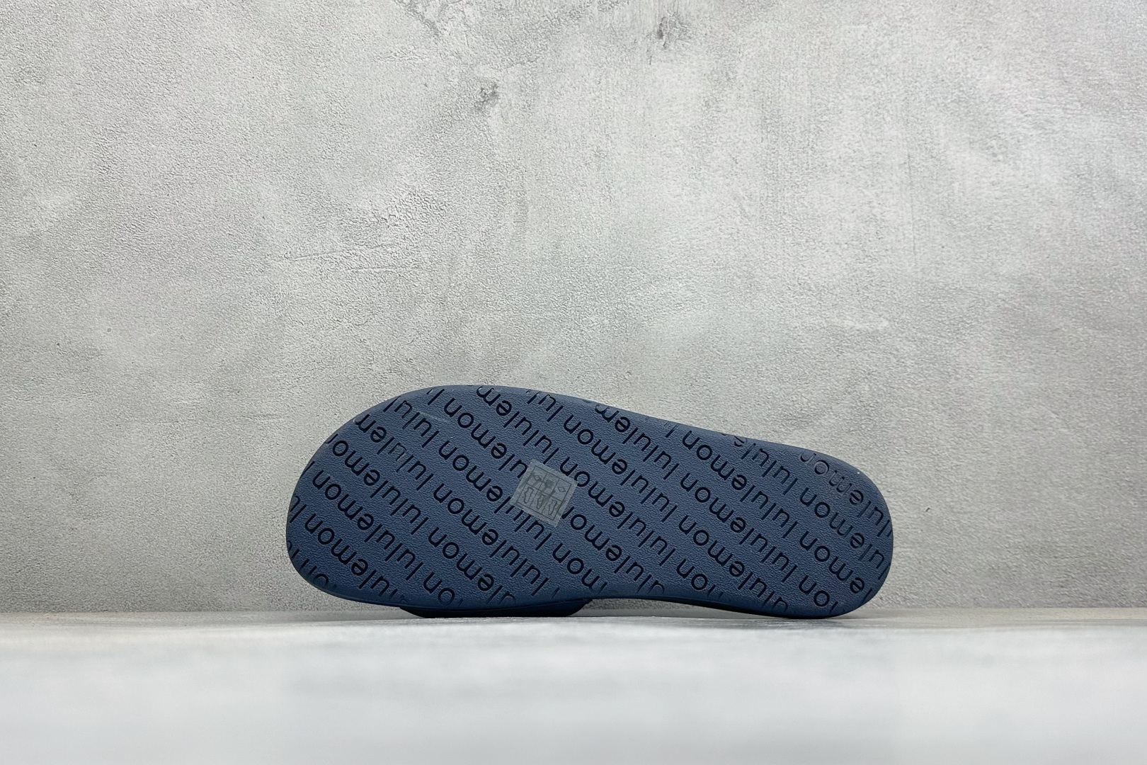 lululemon Restfeel Slide 露露乐蒙舒适柔软防滑耐磨一字拖鞋 lululemon Restfeel