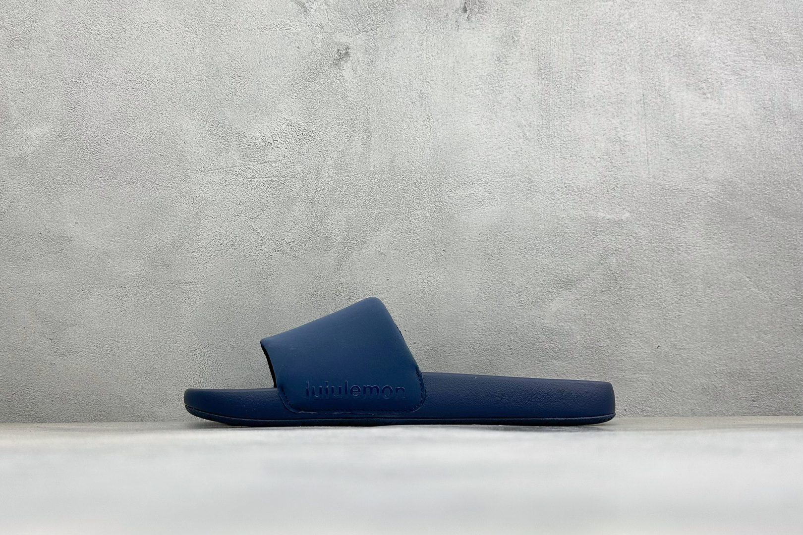 lululemon Restfeel Slide 露露乐蒙舒适柔软防滑耐磨一字拖鞋 lululemon Restfeel