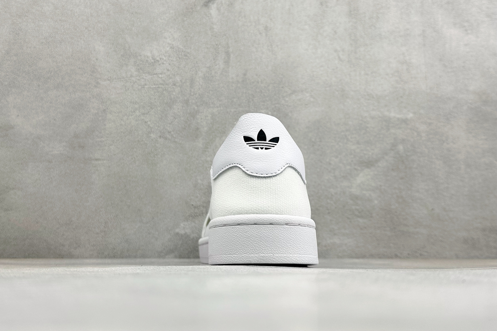 阿迪达斯十字交叉绑带Adidas SUPERSTAR SLIP ON W S 贝壳头 十字交叉绑带 白山联名款绑带板鞋 阿迪达斯十字交叉绑带Adidas SUPERSTAR SLIP ON W S 贝壳头 十字交叉绑带 白山联名款绑带板鞋