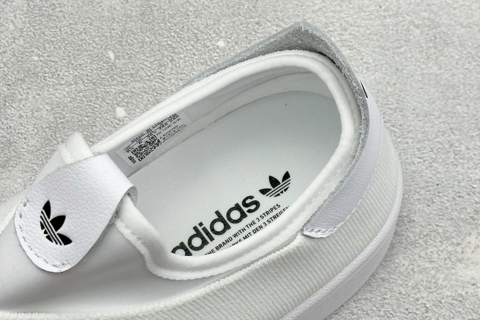 阿迪达斯十字交叉绑带Adidas SUPERSTAR SLIP ON W S 贝壳头 十字交叉绑带 白山联名款绑带板鞋 阿迪达斯十字交叉绑带Adidas SUPERSTAR SLIP ON W S 贝壳头 十字交叉绑带 白山联名款绑带板鞋