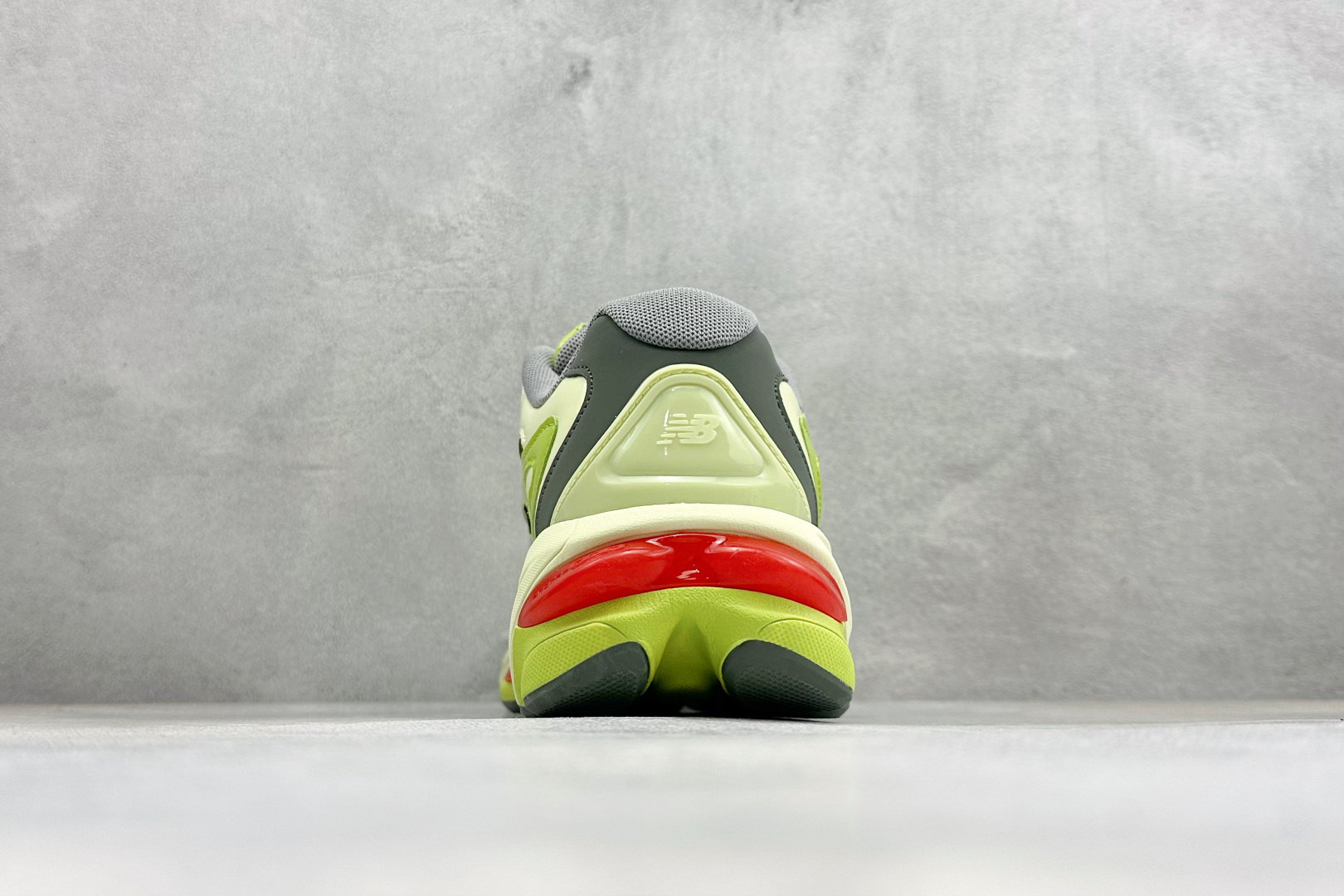 New Balance NB983系列复古休闲慢跑鞋 货号:U983NR 尺码:36 37 37.5 38 38.5 3 New Balance NB983系列复古休闲慢跑鞋 货号:U983NR 尺码:36 37 37.5 38 38.5 3