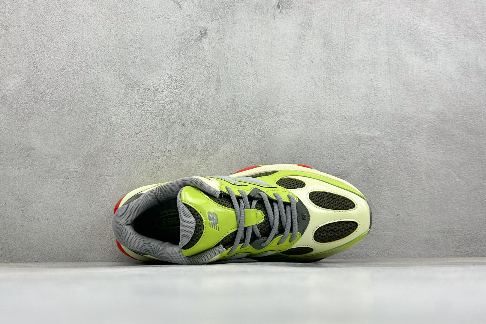 New Balance NB983系列复古休闲慢跑鞋 货号:U983NR 尺码:36 37 37.5 38 38.5 3 New Balance NB983系列复古休闲慢跑鞋 货号:U983NR 尺码:36 37 37.5 38 38.5 3