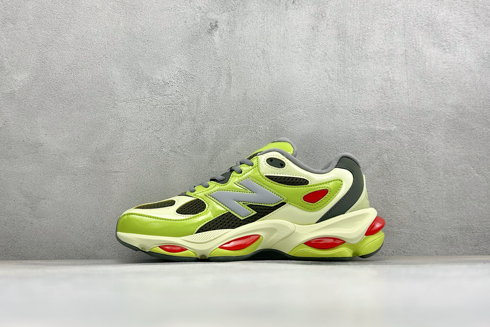 New Balance NB983系列复古休闲慢跑鞋 货号：U983NR 尺码：36 37 37.5 38 38.5 3