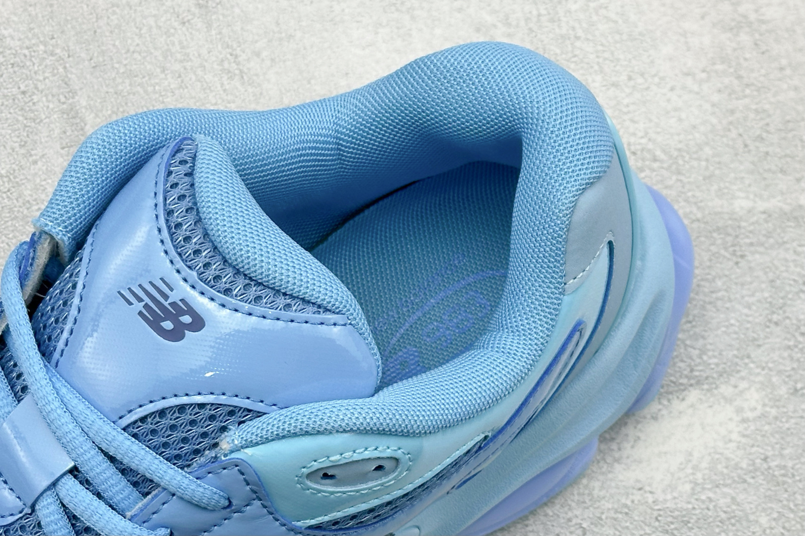 New Balance NB983系列复古休闲慢跑鞋 货号:U983PB 尺码:36 37 37.5 38 38.5 3 New Balance NB983系列复古休闲慢跑鞋 货号:U983PB 尺码:36 37 37.5 38 38.5 3