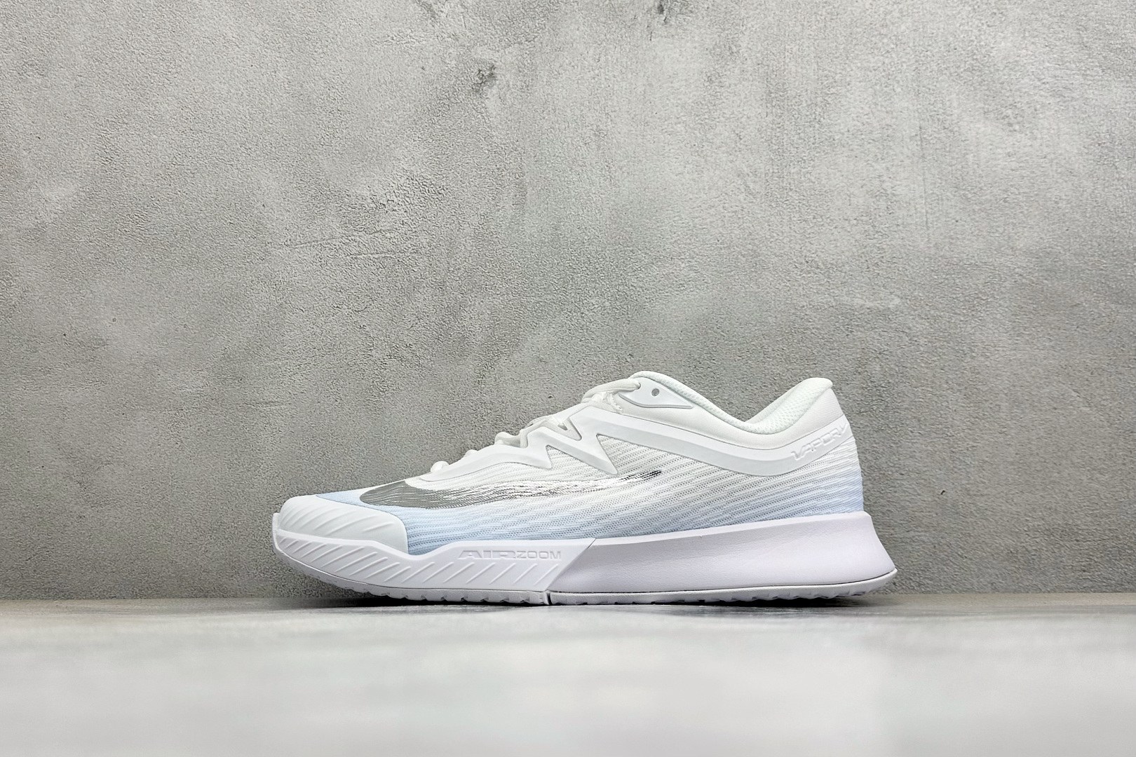 NIkE M ZOOM VAPOR PRO 3 HC 舒适百搭减震低帮网球鞋 货号：IR8252-401 尺码：36-4