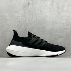 福利特价 Adidas UltraBoost 21 轻盈运动厚底跑鞋 阿迪达斯Adidas UltraBoost 21 福利特价 Adidas UltraBoost 21 轻盈运动厚底跑鞋 阿迪达斯Adidas UltraBoost 21
