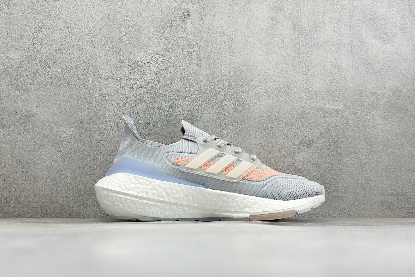 福利特价 Adidas UltraBoost 21 轻盈运动厚底跑鞋 阿迪达斯Adidas UltraBoost 21 福利特价 Adidas UltraBoost 21 轻盈运动厚底跑鞋 阿迪达斯Adidas UltraBoost 21