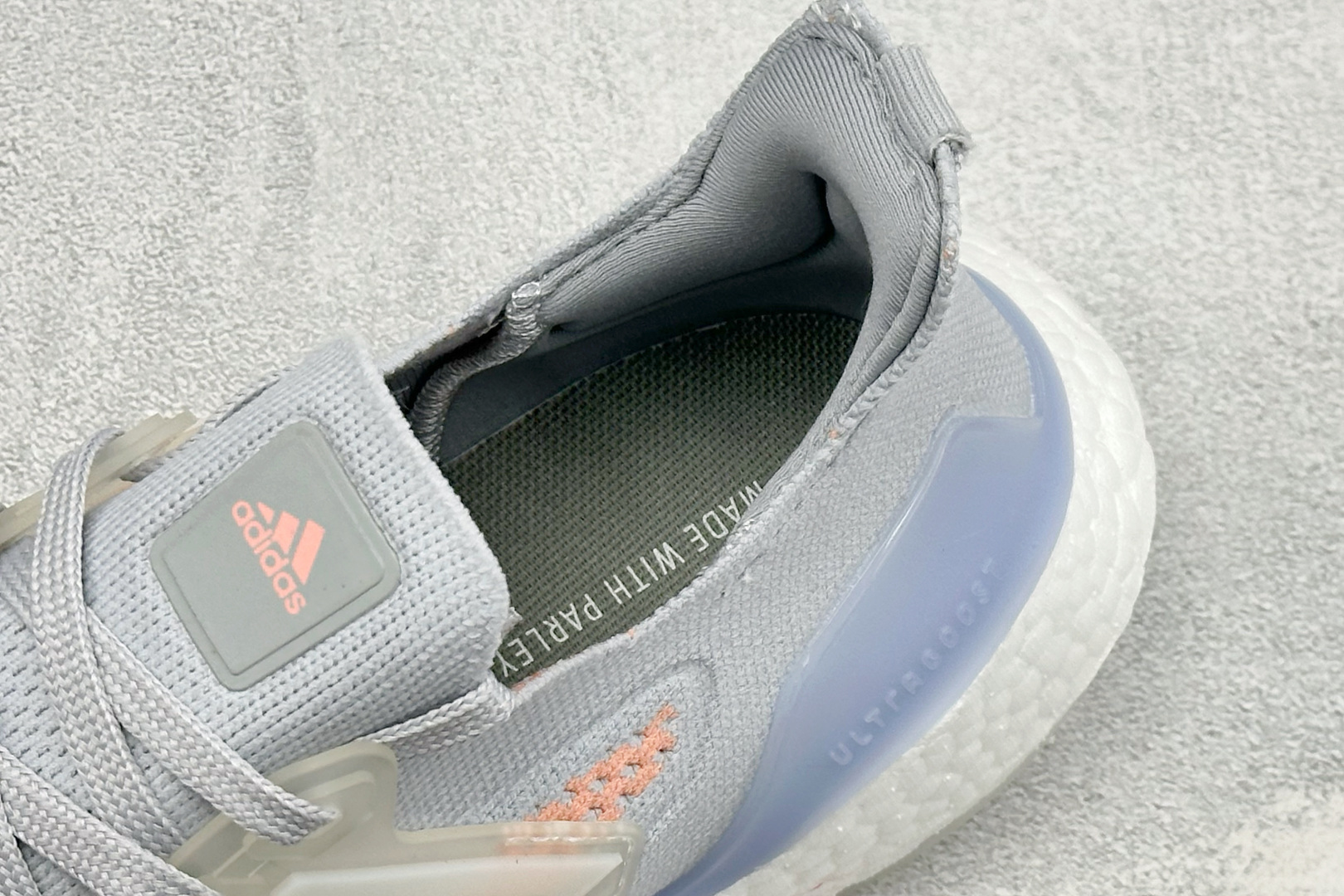 福利特价 Adidas UltraBoost 21 轻盈运动厚底跑鞋 阿迪达斯Adidas UltraBoost 21 福利特价 Adidas UltraBoost 21 轻盈运动厚底跑鞋 阿迪达斯Adidas UltraBoost 21