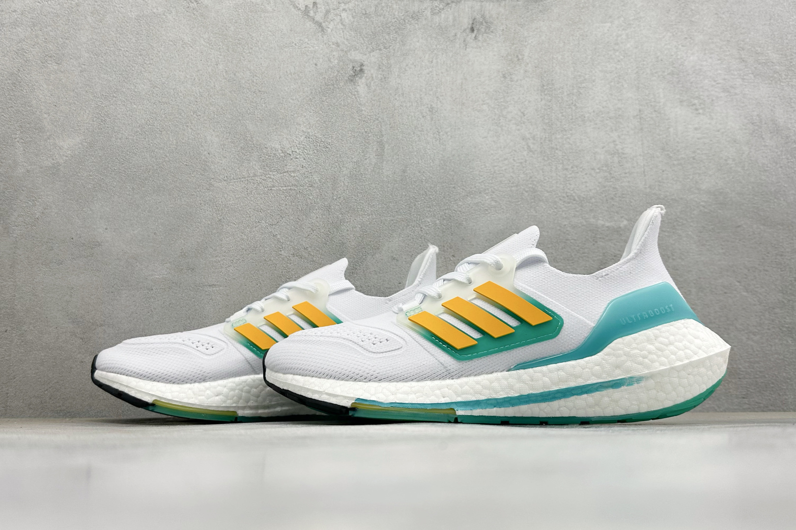 福利特价 Adidas UltraBoost 21 轻盈运动厚底跑鞋 阿迪达斯Adidas UltraBoost 21 福利特价 Adidas UltraBoost 21 轻盈运动厚底跑鞋 阿迪达斯Adidas UltraBoost 21