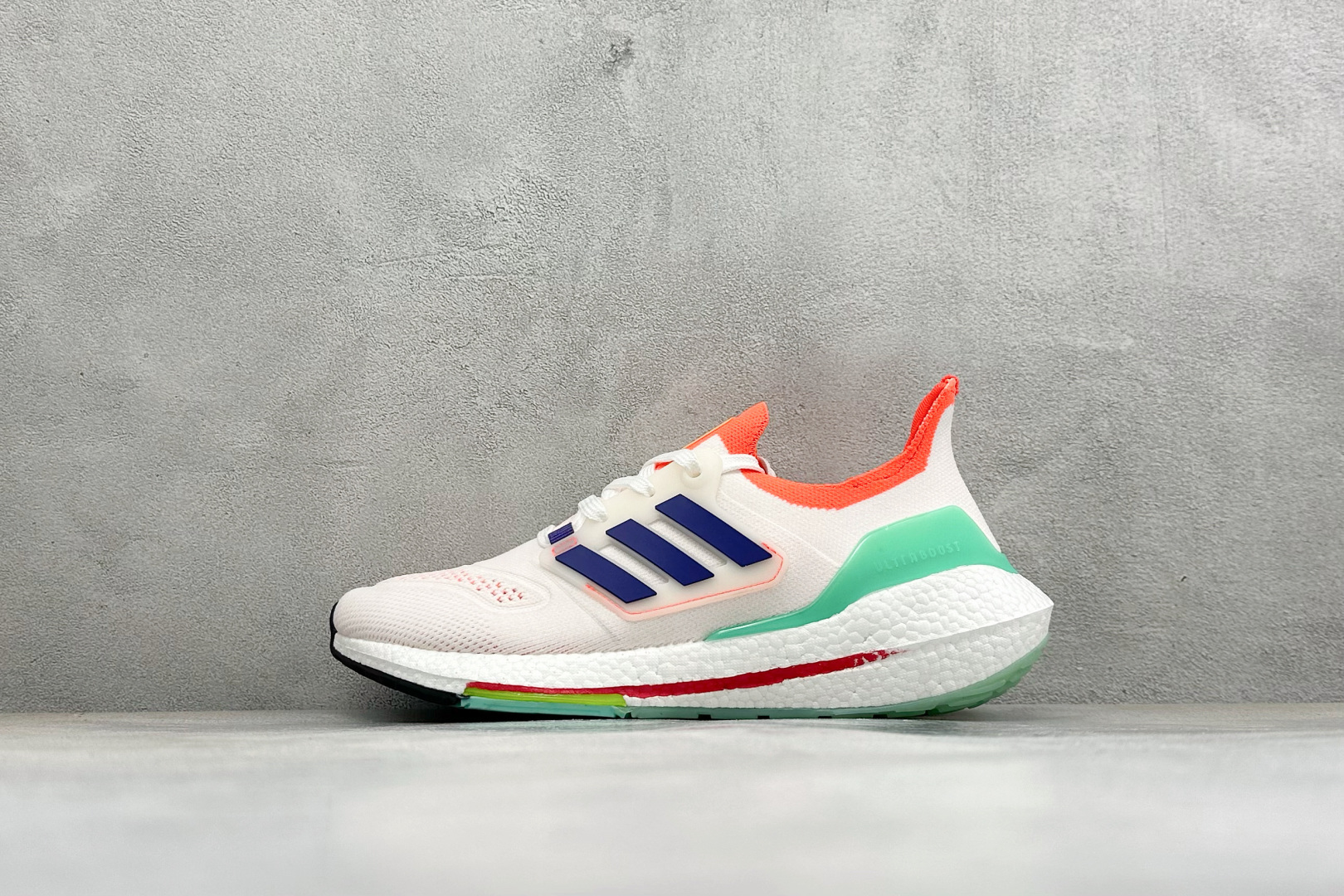 福利特价 Adidas UltraBoost 21 轻盈运动厚底跑鞋 阿迪达斯Adidas UltraBoost 21 福利特价 Adidas UltraBoost 21 轻盈运动厚底跑鞋 阿迪达斯Adidas UltraBoost 21