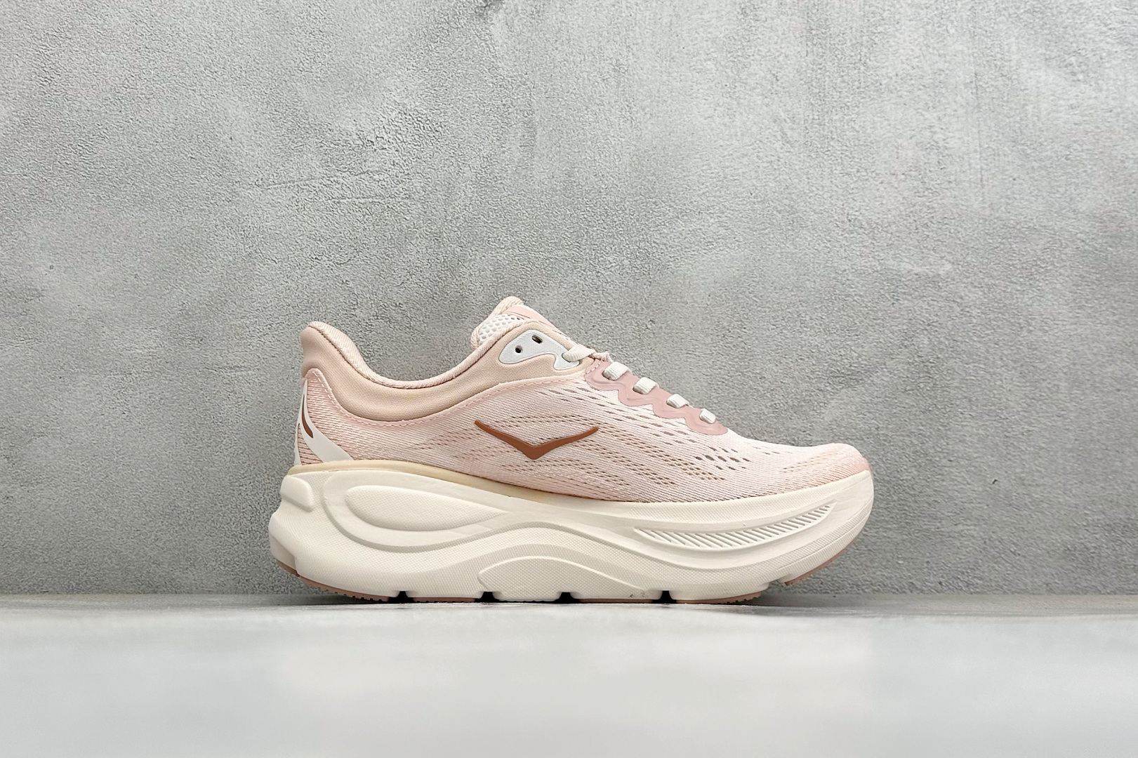 终端放店 ST版HOKA ONE ONE Bondi 9 复古舒适防滑耐磨低帮山地户外跑步鞋 货号: -RSTP 尺码: 终端放店 ST版HOKA ONE ONE Bondi 9 复古舒适防滑耐磨低帮山地户外跑步鞋 货号: -RSTP 尺码: