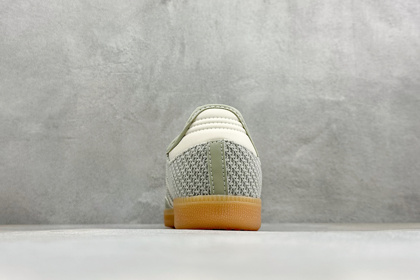 FX版Adidas三叶草SAMBA Jane W 玛丽珍鞋 该鞋款鞋面采用多种材料拼接(缝/车线) Superstar系 FX版Adidas三叶草SAMBA Jane W 玛丽珍鞋 该鞋款鞋面采用多种材料拼接(缝/车线) Superstar系