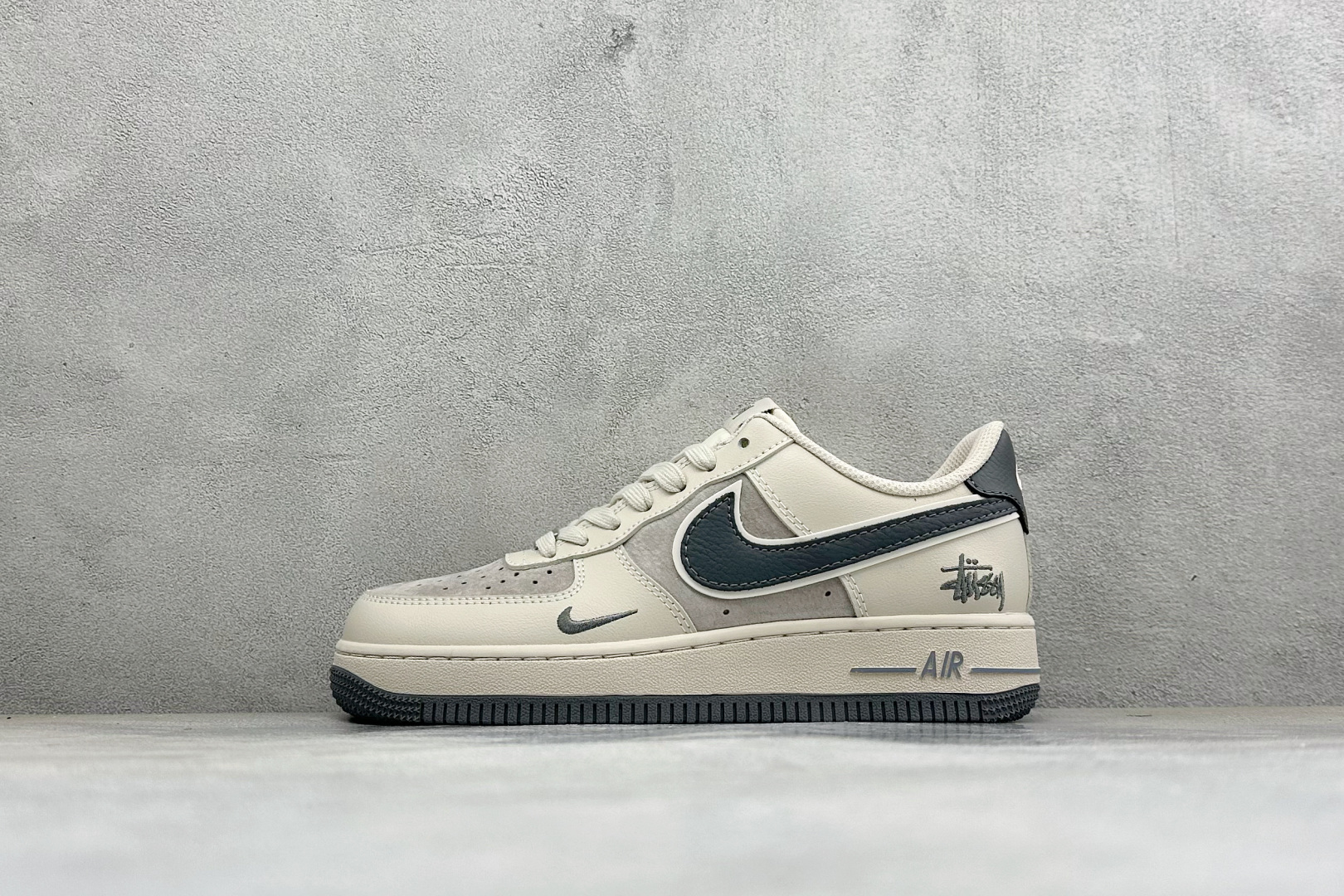 福利特价 Nike Air Force 1'07 Low 联名款 空军一号低帮休闲板鞋 #原楦原纸板 纯正空军版型 内置 福利特价 Nike Air Force 1'07 Low 联名款 空军一号低帮休闲板鞋 #原楦原纸板 纯正空军版型 内置