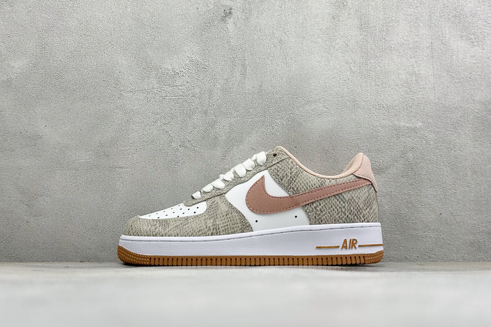 福利特价 Nike Air Force 1'07 Low 联名款 空军一号低帮休闲板鞋 #原楦原纸板 纯正空军版型 内置 福利特价 Nike Air Force 1'07 Low 联名款 空军一号低帮休闲板鞋 #原楦原纸板 纯正空军版型 内置