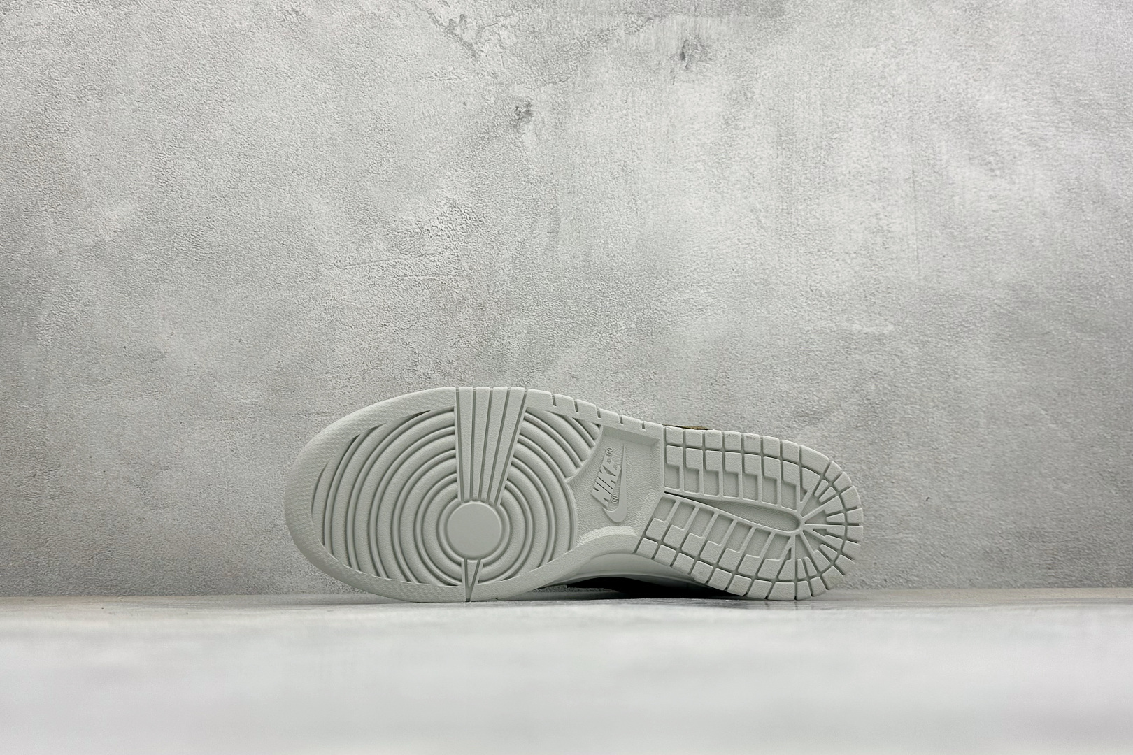 FS版Big Nike Low 耐克 简约百搭 減震耐磨 低帮板鞋 货号: -100 尺码：36-45 