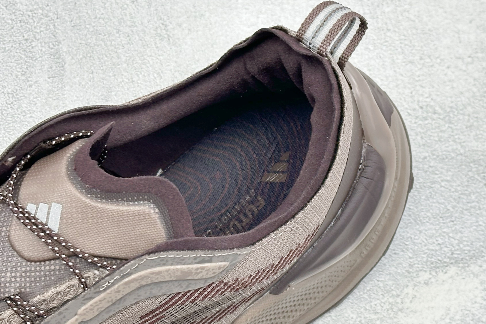 TG版Adidas Holo Peak 阿迪达斯 防滑运动 舒适贴合 低帮越野跑鞋 货号: KI1522 尺码: 36 