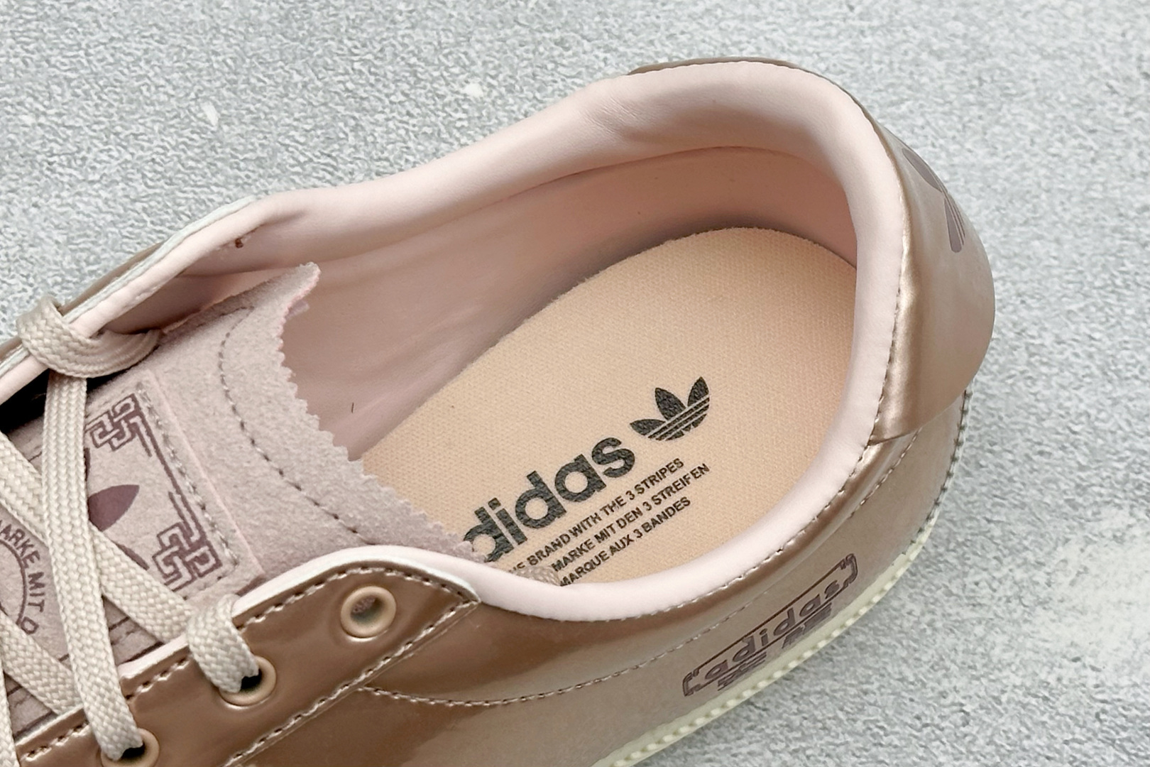 ML版Adidas Originals Anfu Trainers 三叶草 阿迪复古玛丽珍鞋 “安福” 采用粒面纤维革鞋 ML版Adidas Originals Anfu Trainers 三叶草 阿迪复古玛丽珍鞋 “安福” 采用粒面纤维革鞋
