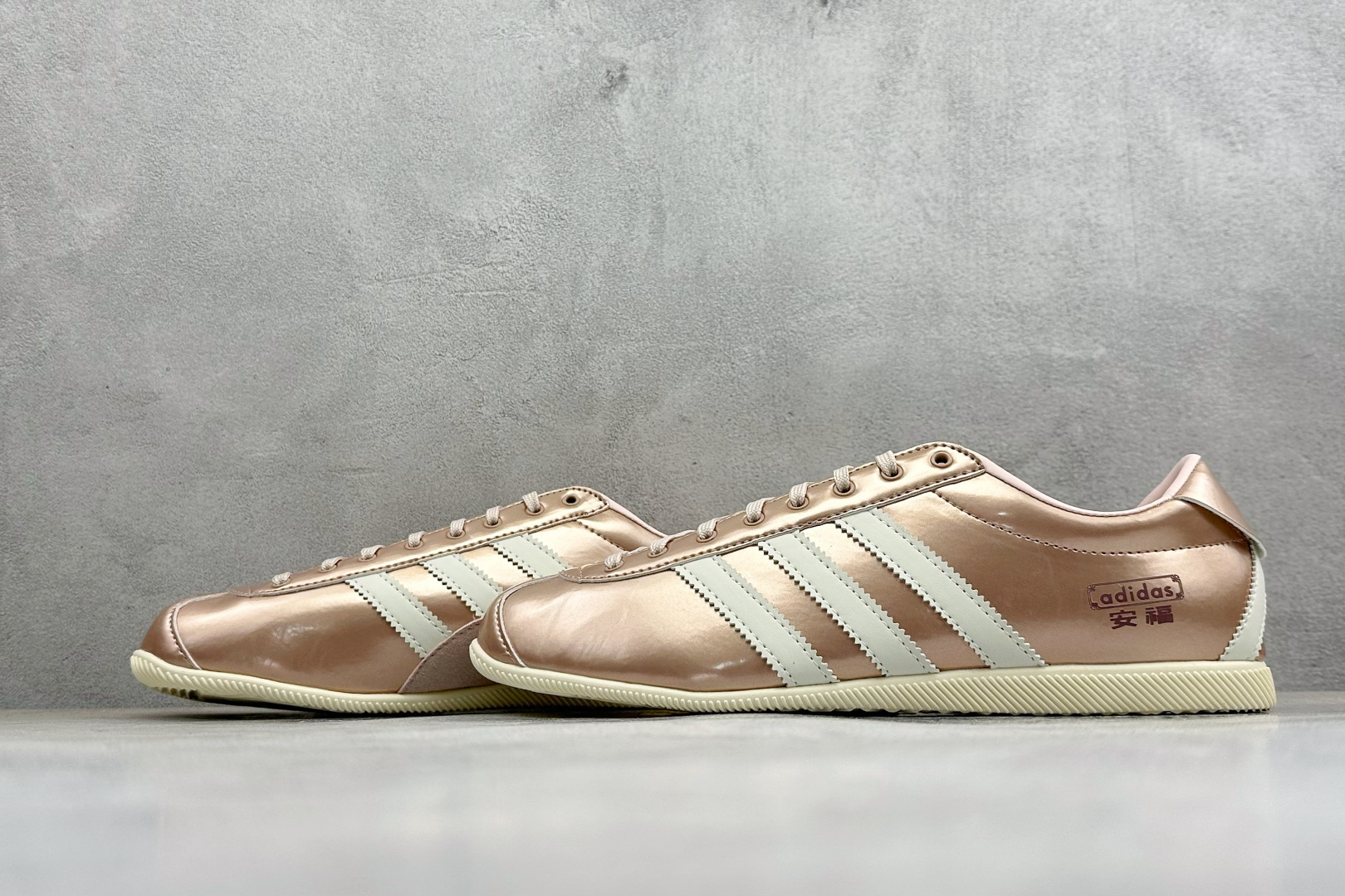 ML版Adidas Originals Anfu Trainers 三叶草 阿迪复古玛丽珍鞋 “安福” 采用粒面纤维革鞋 ML版Adidas Originals Anfu Trainers 三叶草 阿迪复古玛丽珍鞋 “安福” 采用粒面纤维革鞋