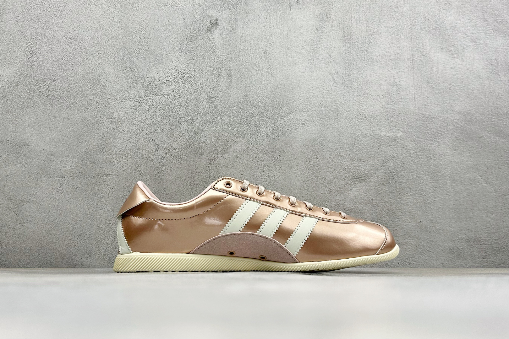 ML版Adidas Originals Anfu Trainers 三叶草 阿迪复古玛丽珍鞋 “安福” 采用粒面纤维革鞋 ML版Adidas Originals Anfu Trainers 三叶草 阿迪复古玛丽珍鞋 “安福” 采用粒面纤维革鞋