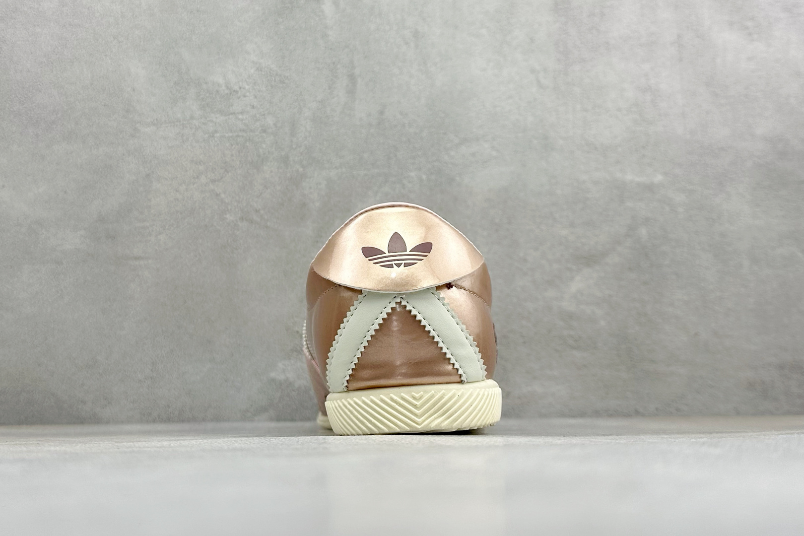 ML版Adidas Originals Anfu Trainers 三叶草 阿迪复古玛丽珍鞋 “安福” 采用粒面纤维革鞋 ML版Adidas Originals Anfu Trainers 三叶草 阿迪复古玛丽珍鞋 “安福” 采用粒面纤维革鞋
