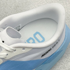 DC版Adidas Adizero Evo SL 2 阿迪超轻透气缓震跑鞋 整体外观造型与adiZero Adios P DC版Adidas Adizero Evo SL 2 阿迪超轻透气缓震跑鞋 整体外观造型与adiZero Adios P
