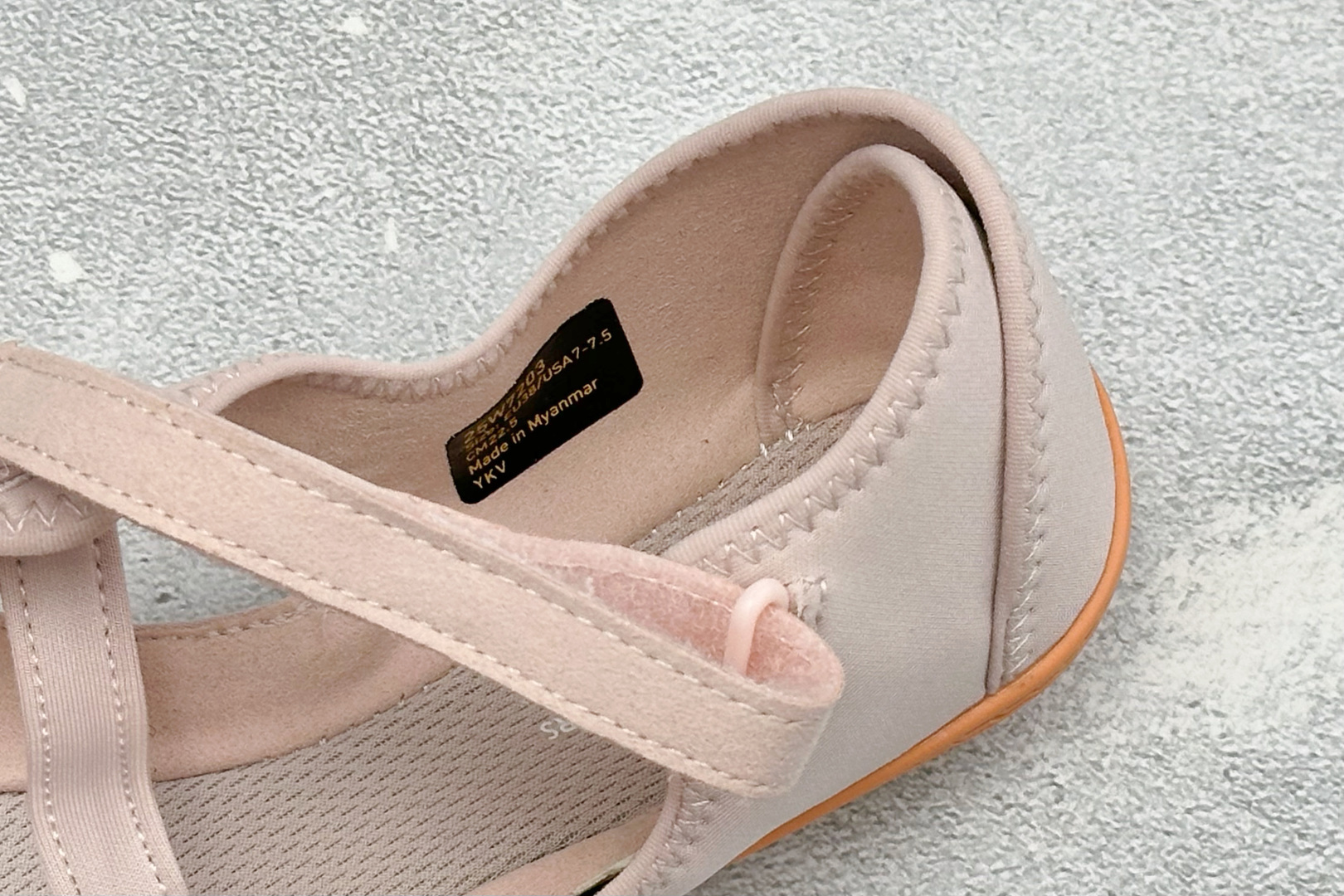 Vibram V-Soul 健身赤足深蹲支撑速干芭蕾五指鞋 25W7203 Coral Pink 尺码：36 37 38