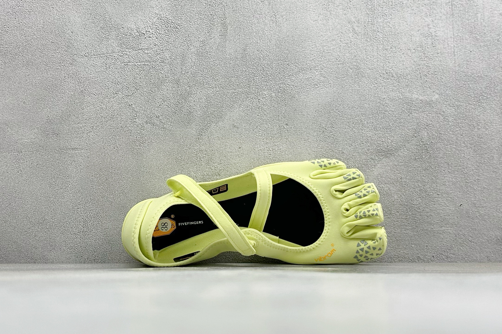Vibram V-Soul 健身赤足深蹲支撑速干芭蕾五指鞋 25W7203 Coral Pink 尺码：36 37 38