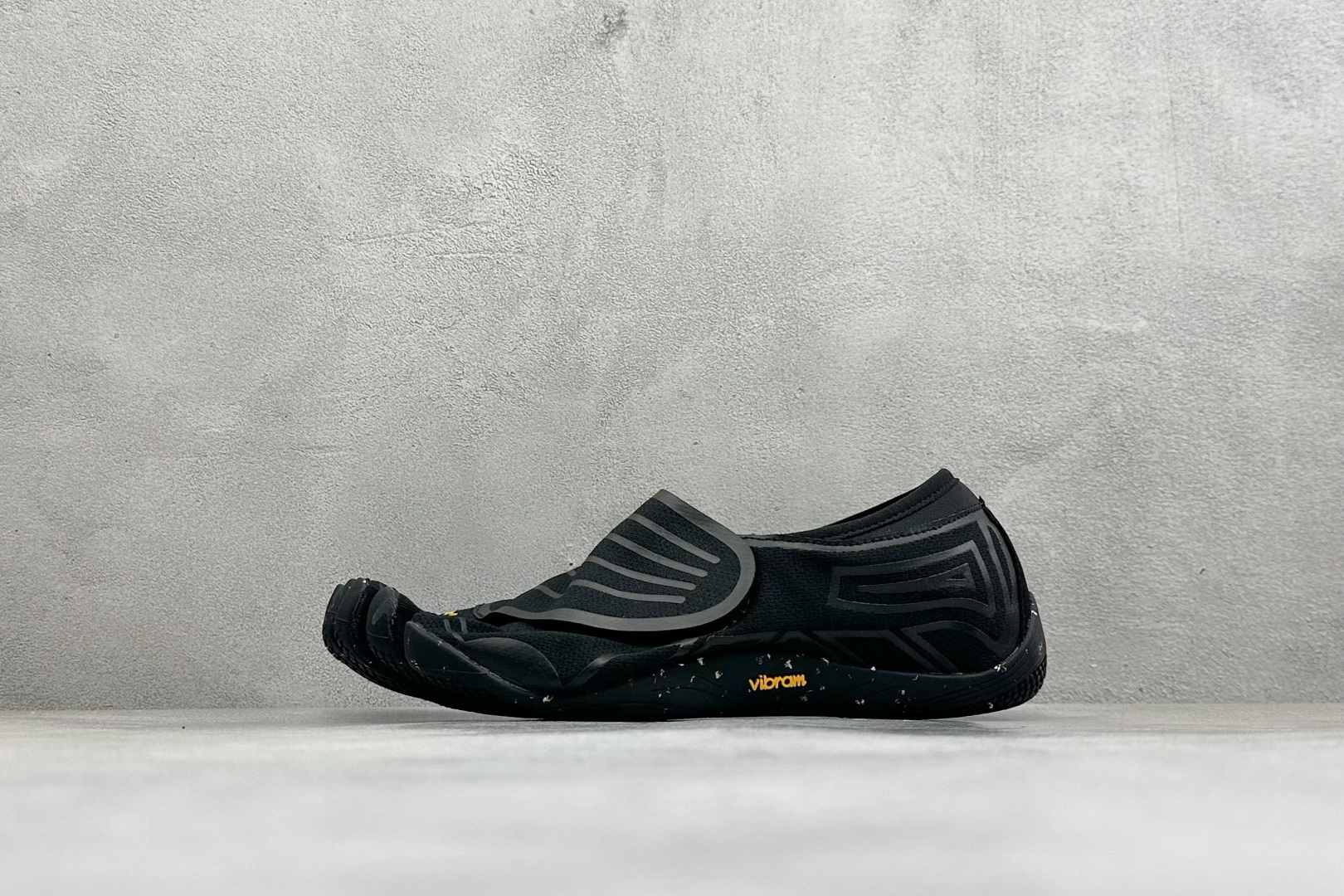 Vibram V-Soul 健身赤足深蹲支撑速干芭蕾五指鞋 25W7203 Coral Pink 尺码：36 37 38