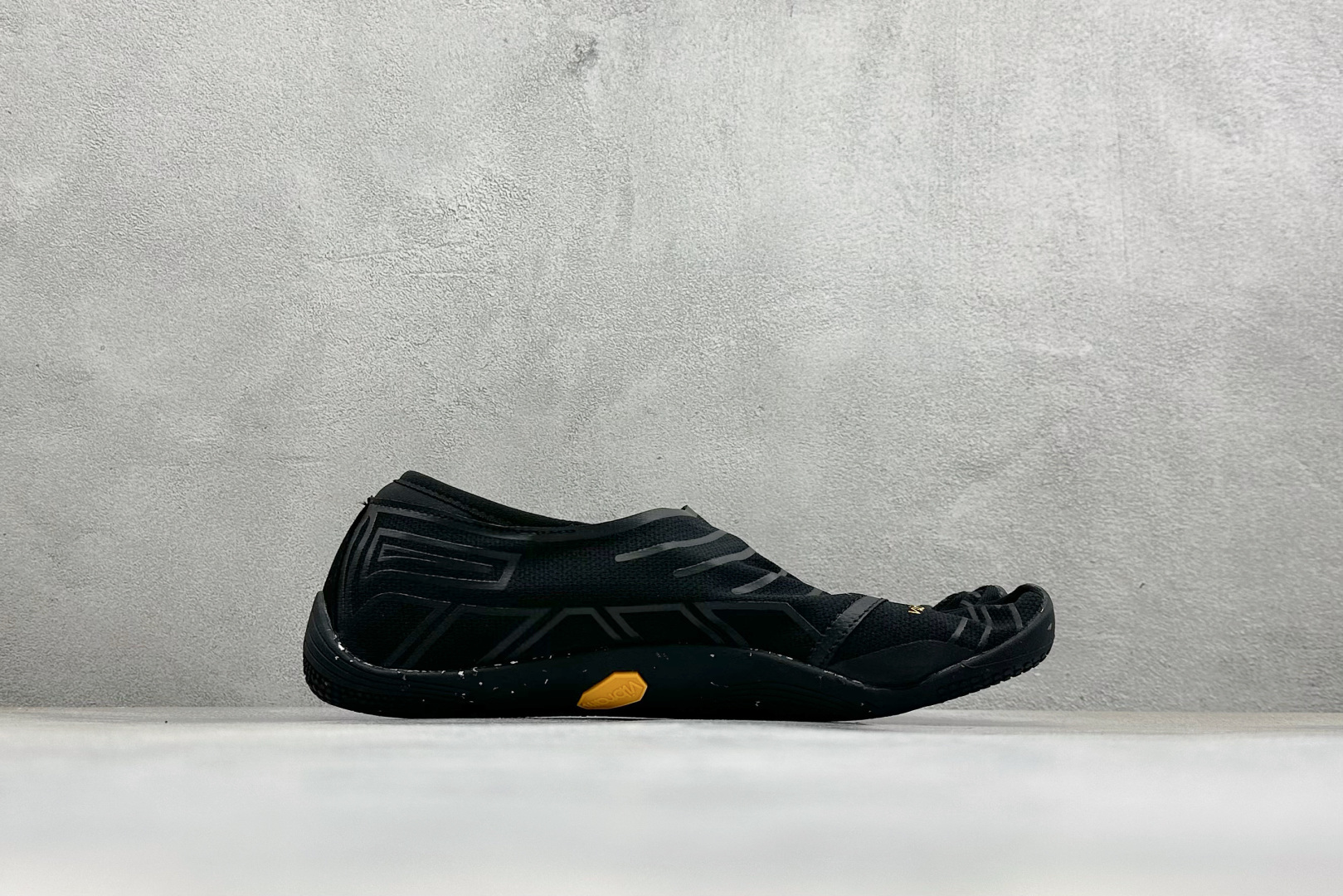 Vibram V-Soul 健身赤足深蹲支撑速干芭蕾五指鞋 25W7203 Coral Pink 尺码：36 37 38