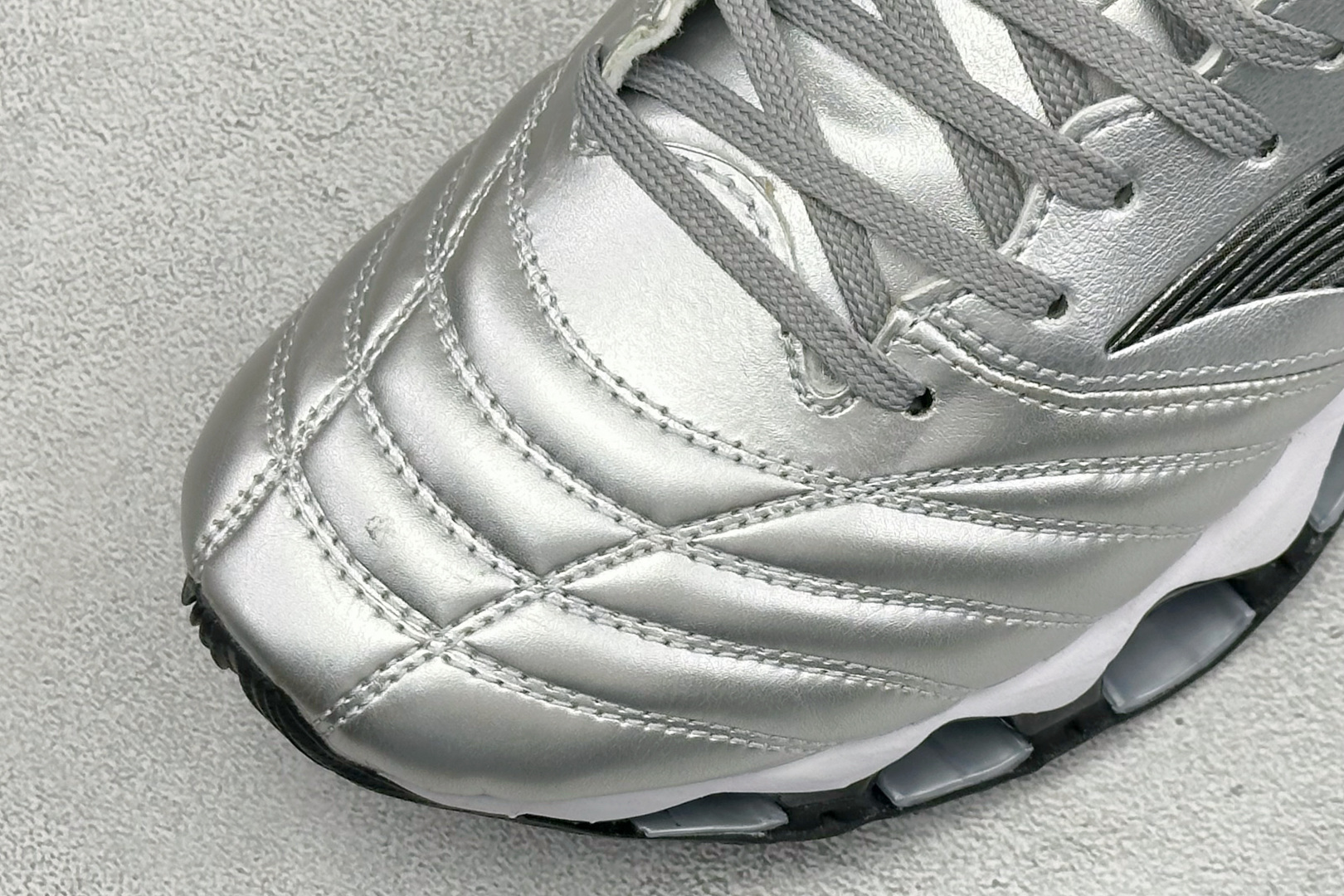 MIZUNO美津浓亮銀色PROPHECY Morelia Neo预言缓震跑鞋 货号: D1GA 尺码: 36-46 