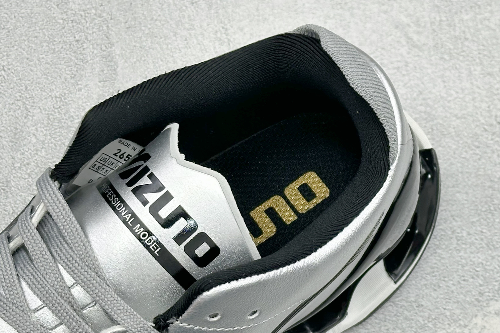 MIZUNO美津浓亮銀色PROPHECY Morelia Neo预言缓震跑鞋 货号: D1GA 尺码: 36-46 