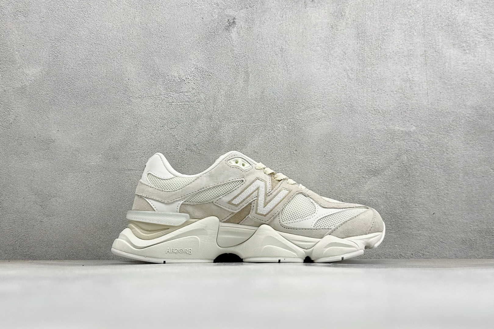 BF版New Balance 9060系列 新百伦 复古休闲运动慢跑鞋 鞋面大身由空间双格及磨砂鞋面拼接而生 采用大面积 BF版New Balance 9060系列 新百伦 复古休闲运动慢跑鞋 鞋面大身由空间双格及磨砂鞋面拼接而生 采用大面积