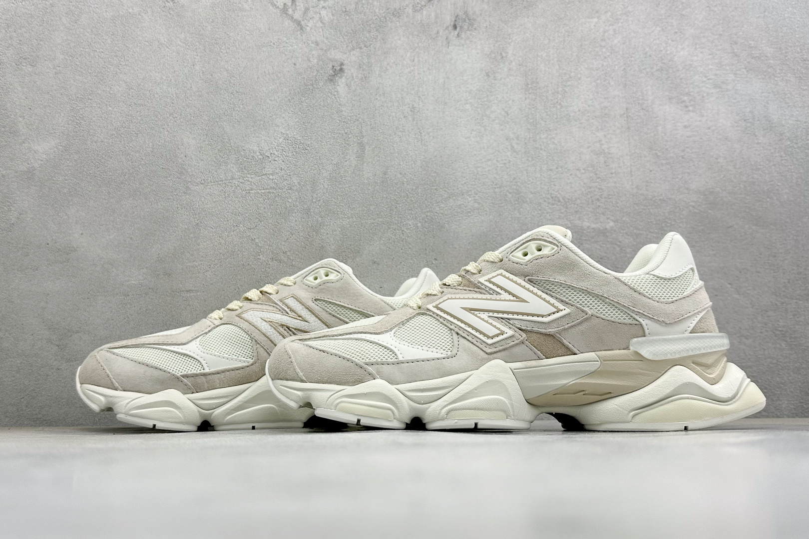 BF版New Balance 9060系列 新百伦 复古休闲运动慢跑鞋 鞋面大身由空间双格及磨砂鞋面拼接而生 采用大面积 BF版New Balance 9060系列 新百伦 复古休闲运动慢跑鞋 鞋面大身由空间双格及磨砂鞋面拼接而生 采用大面积