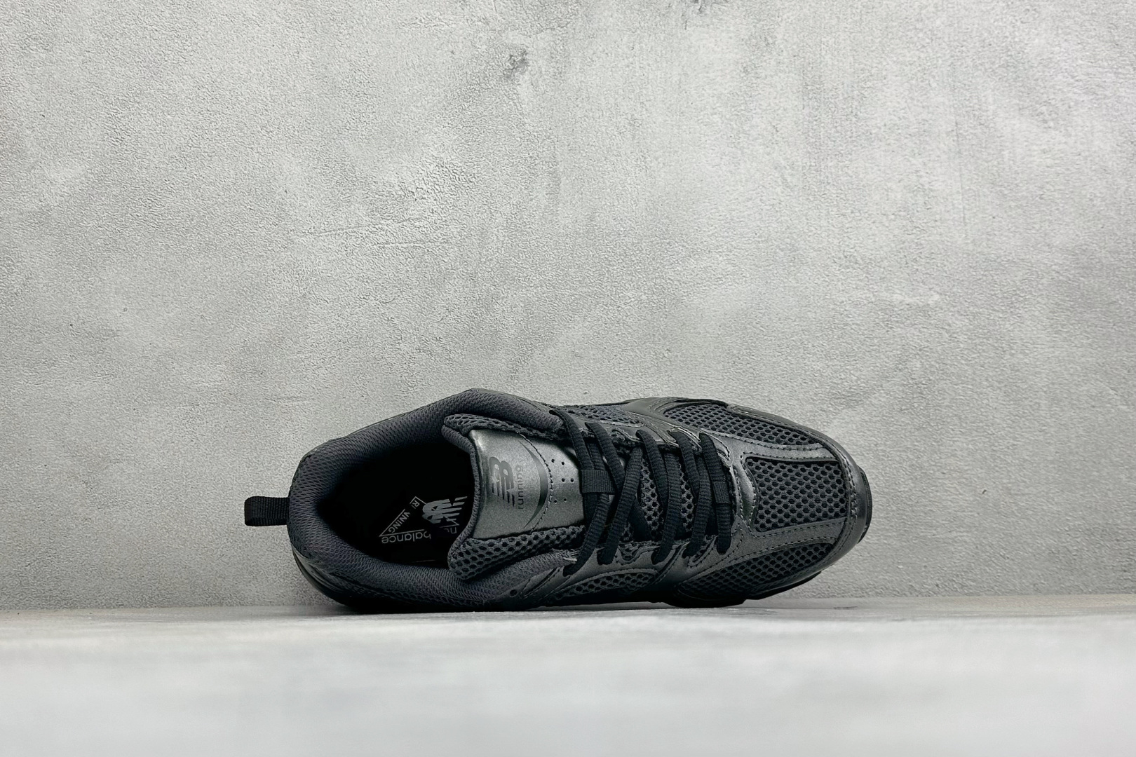 TG福利 New Balance NB530 新百伦复古透气跑步鞋 以皮革为主的人气轮廓 以极具复古风范的跑鞋外观呈现 TG福利 New Balance NB530 新百伦复古透气跑步鞋 以皮革为主的人气轮廓 以极具复古风范的跑鞋外观呈现