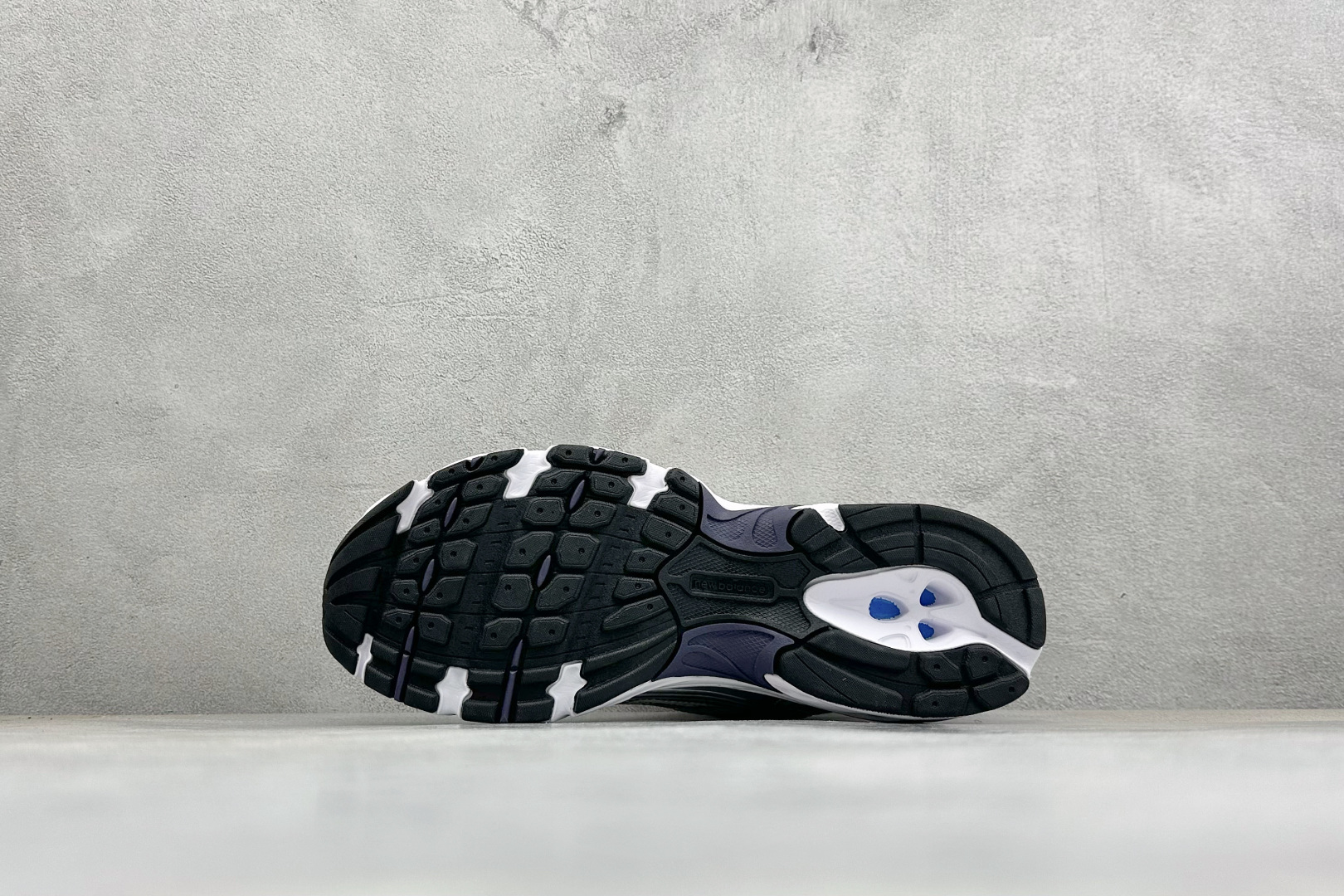 TG福利 New Balance NB530 新百伦复古透气跑步鞋 以皮革为主的人气轮廓 以极具复古风范的跑鞋外观呈现 TG福利 New Balance NB530 新百伦复古透气跑步鞋 以皮革为主的人气轮廓 以极具复古风范的跑鞋外观呈现