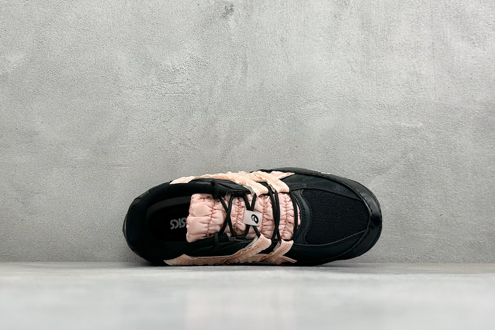 ZH版Asics Hypersync 亚瑟士 薄底德训 时尚经典透气包裹性轻便 低帮休闲板鞋 以复古之名 解锁街头新表达 ZH版Asics Hypersync 亚瑟士 薄底德训 时尚经典透气包裹性轻便 低帮休闲板鞋 以复古之名 解锁街头新表达
